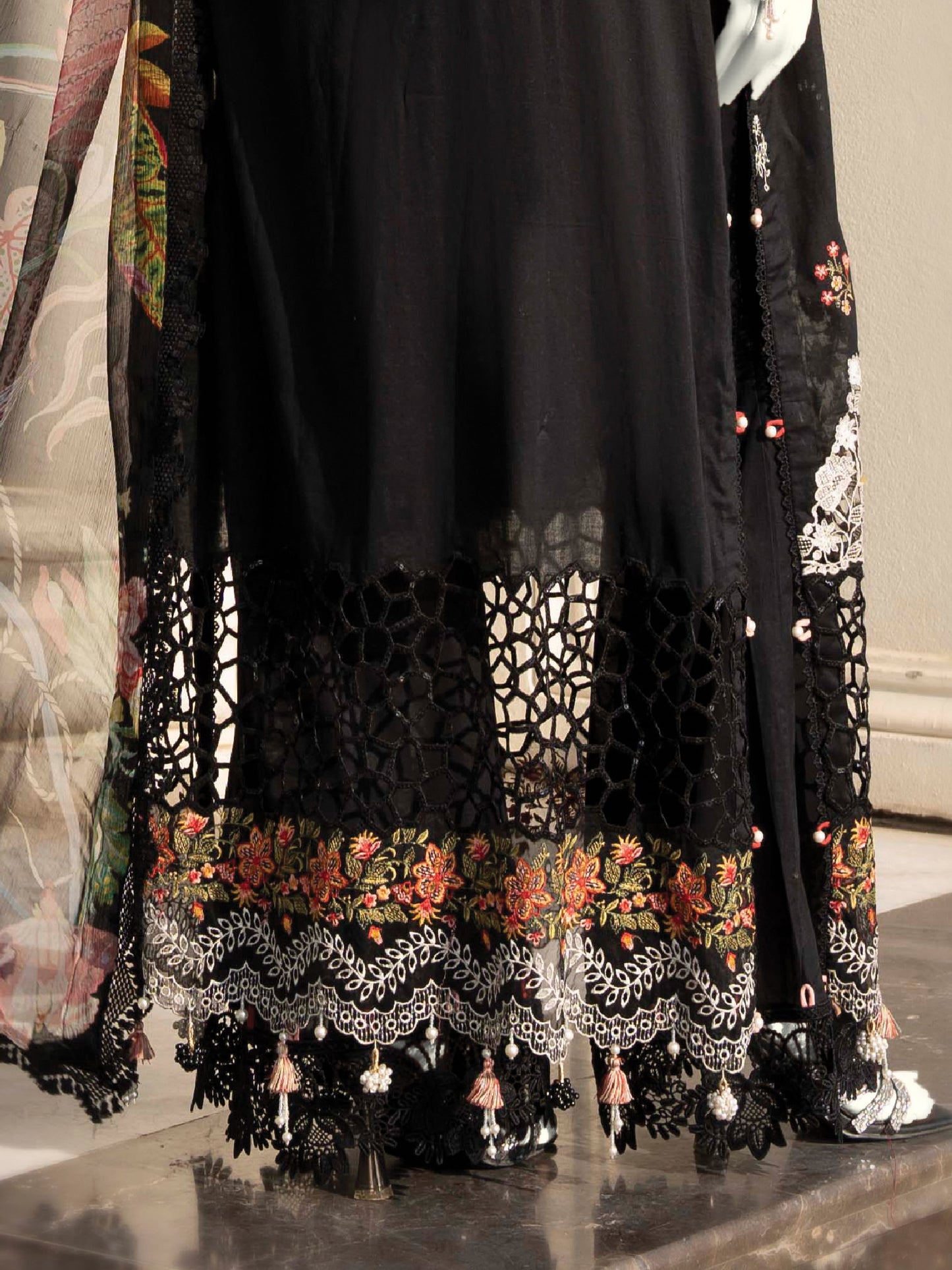 Petale Noir | Unstitched