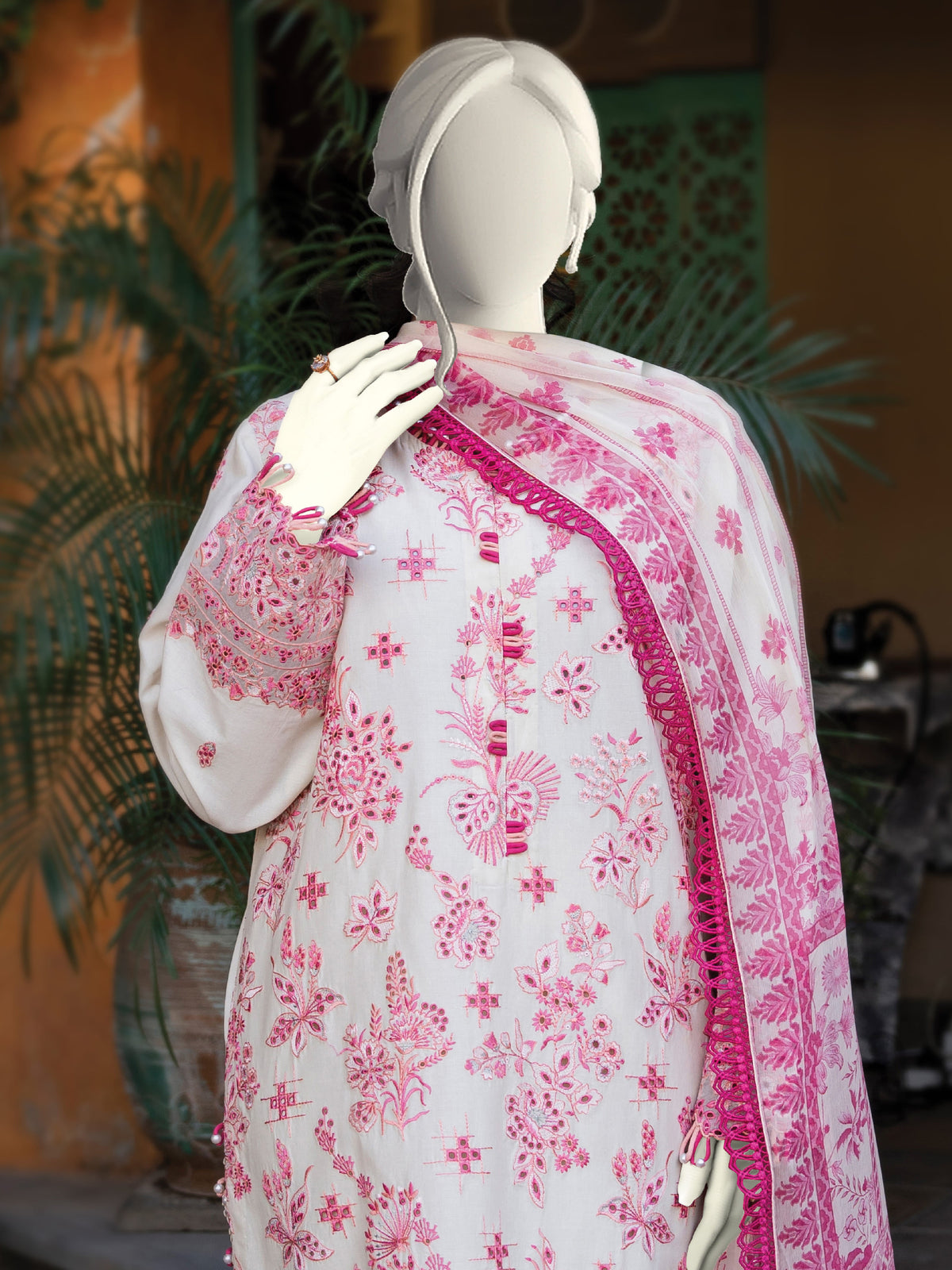 Pale Elegance | Unstitched