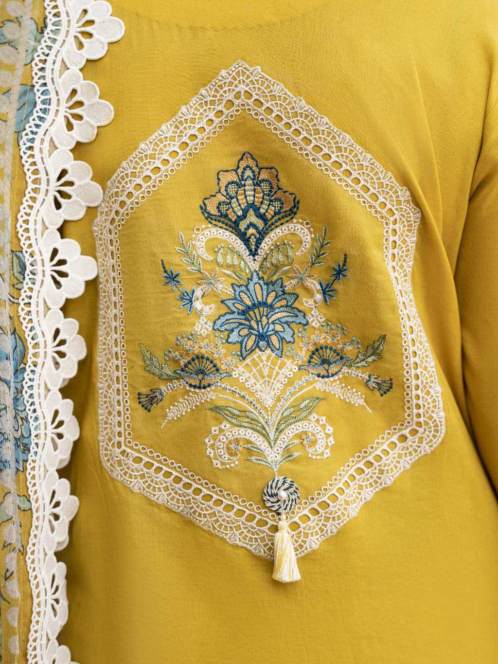 Pale Sun | Unstitched